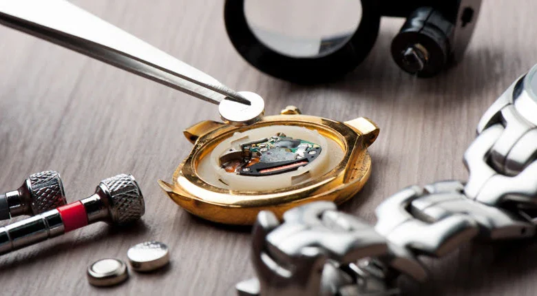 Swiss Army watch battery replacement step-by-step